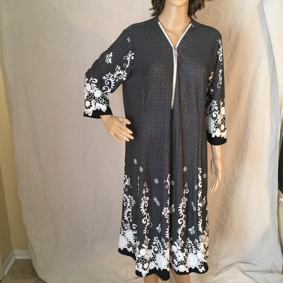 NIB Diva D Zipper Front Gray w/White Floral dress - Picture 2 of 5